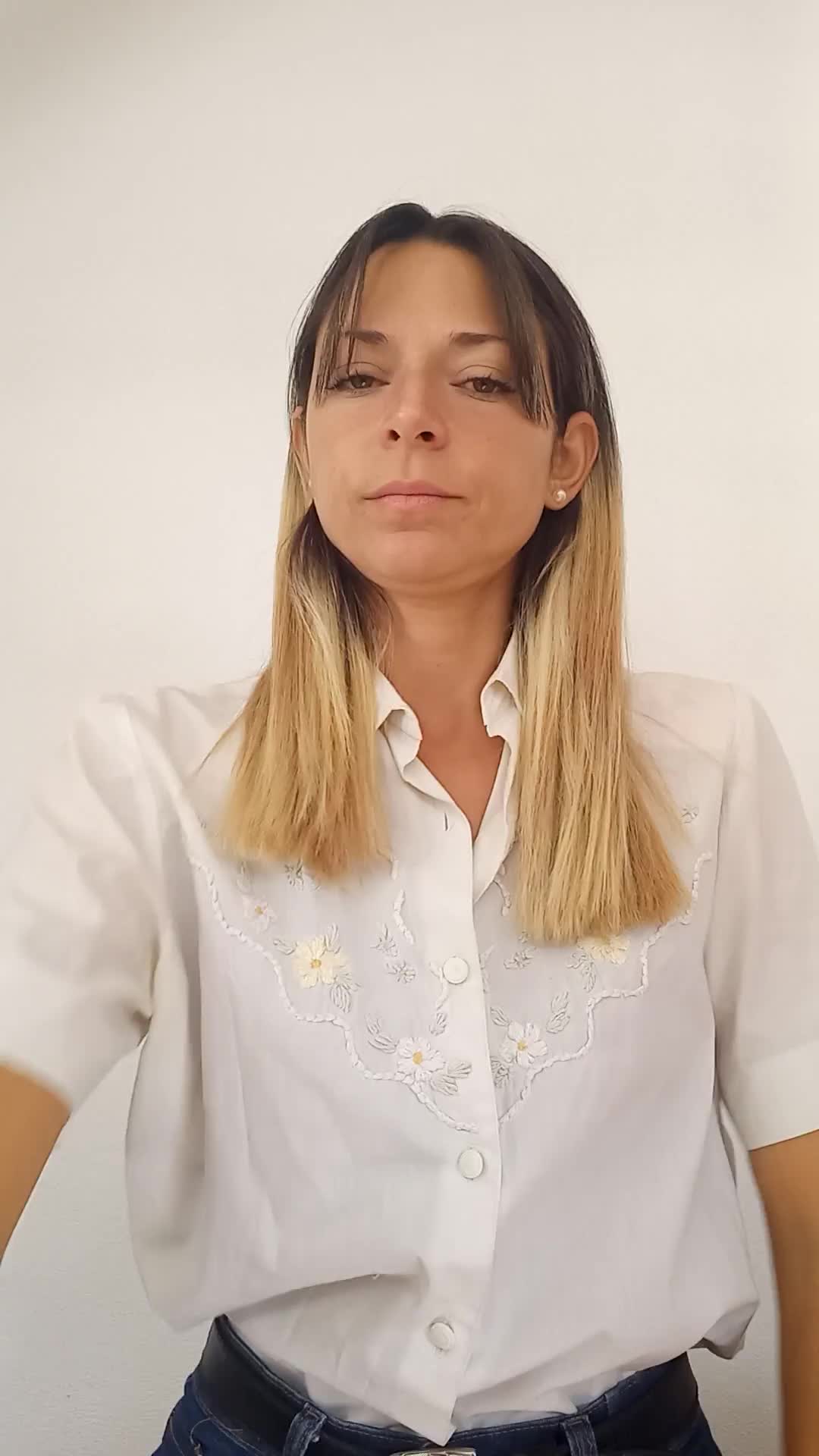 Daniela video thumbnail
