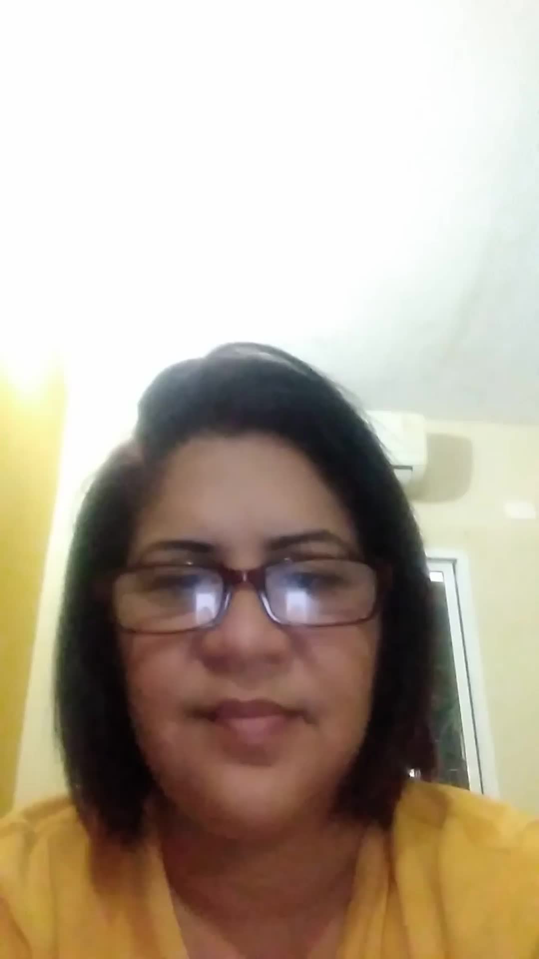 Julia Reyes video thumbnail